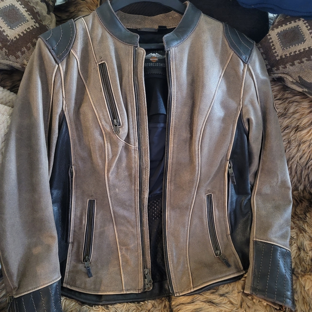 Womens XL Leather Harley Davidson jacket